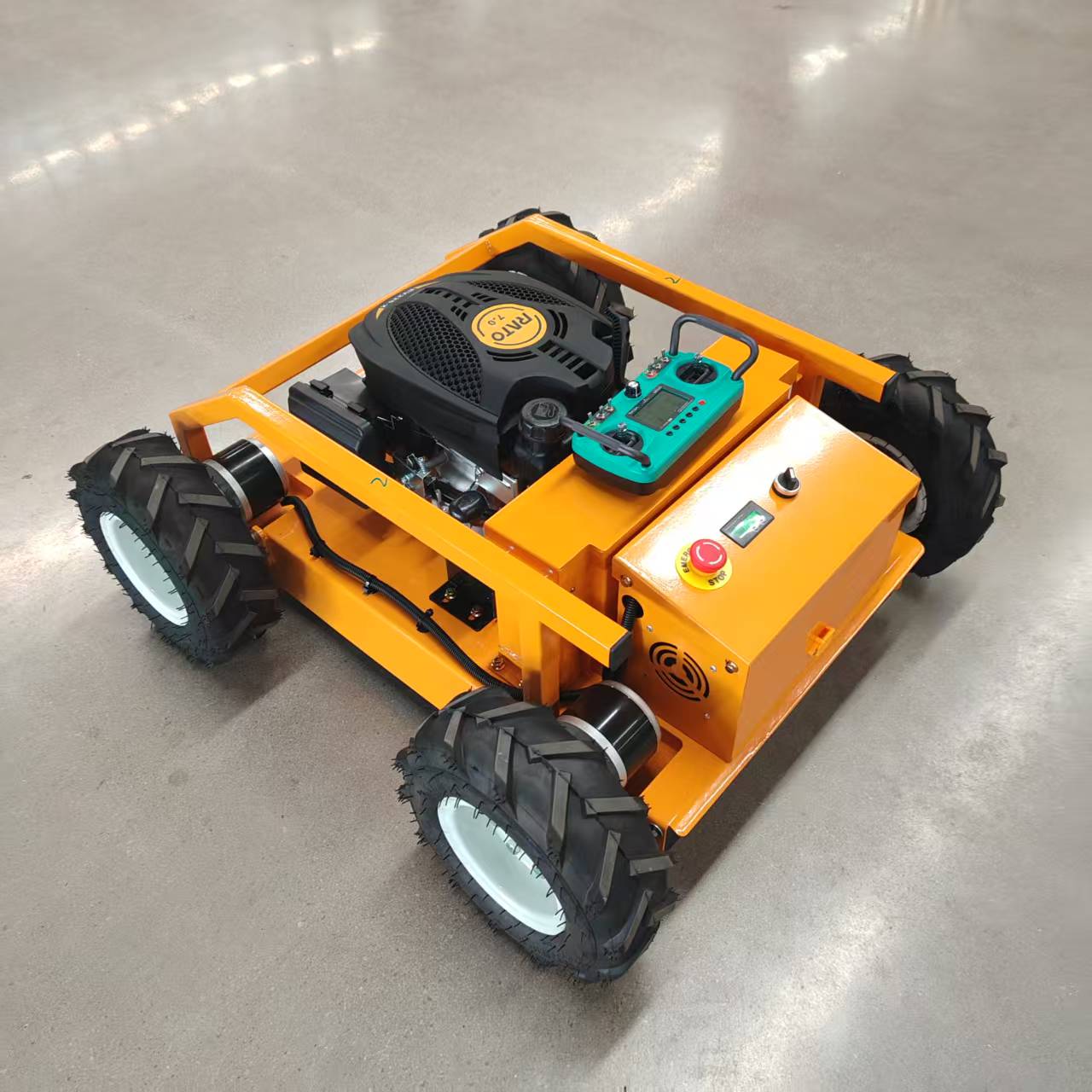 スマートリモコン式芝刈り機 — 切断幅550mm、四輪駆動、 - Smart Garden Design のレビューと価格