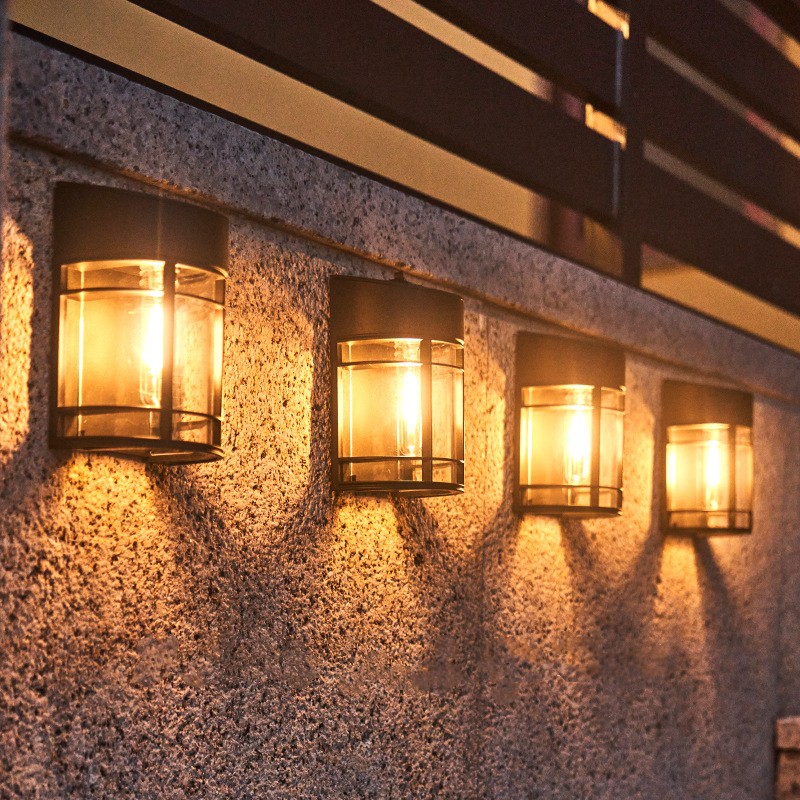 LED ソーラーガーデンライト屋外防水スマートライトコントロ - Smart Garden Fence のレビューと価格